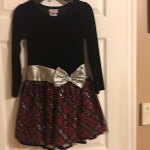 Girls size 7 formal holiday dress